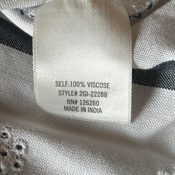 NWT Francesca’s Blue Rain Long Sleeved Striped Blouse, Size Medium - Picture 7 of 8